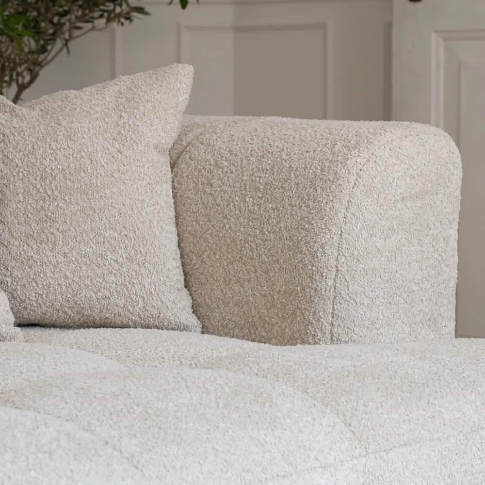 Bora Ecksofa (rechts) in Bouclé Beige, 304 cm Breite | PolsterOase