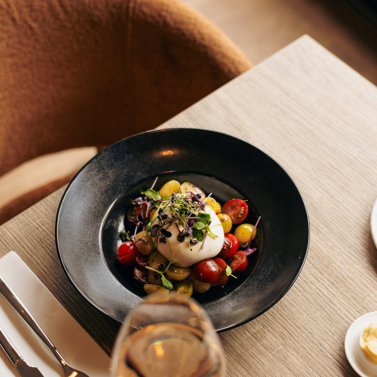 bonbistro Ovio tiefer Teller, schwarz, 25,5 cm – Produktansicht 5