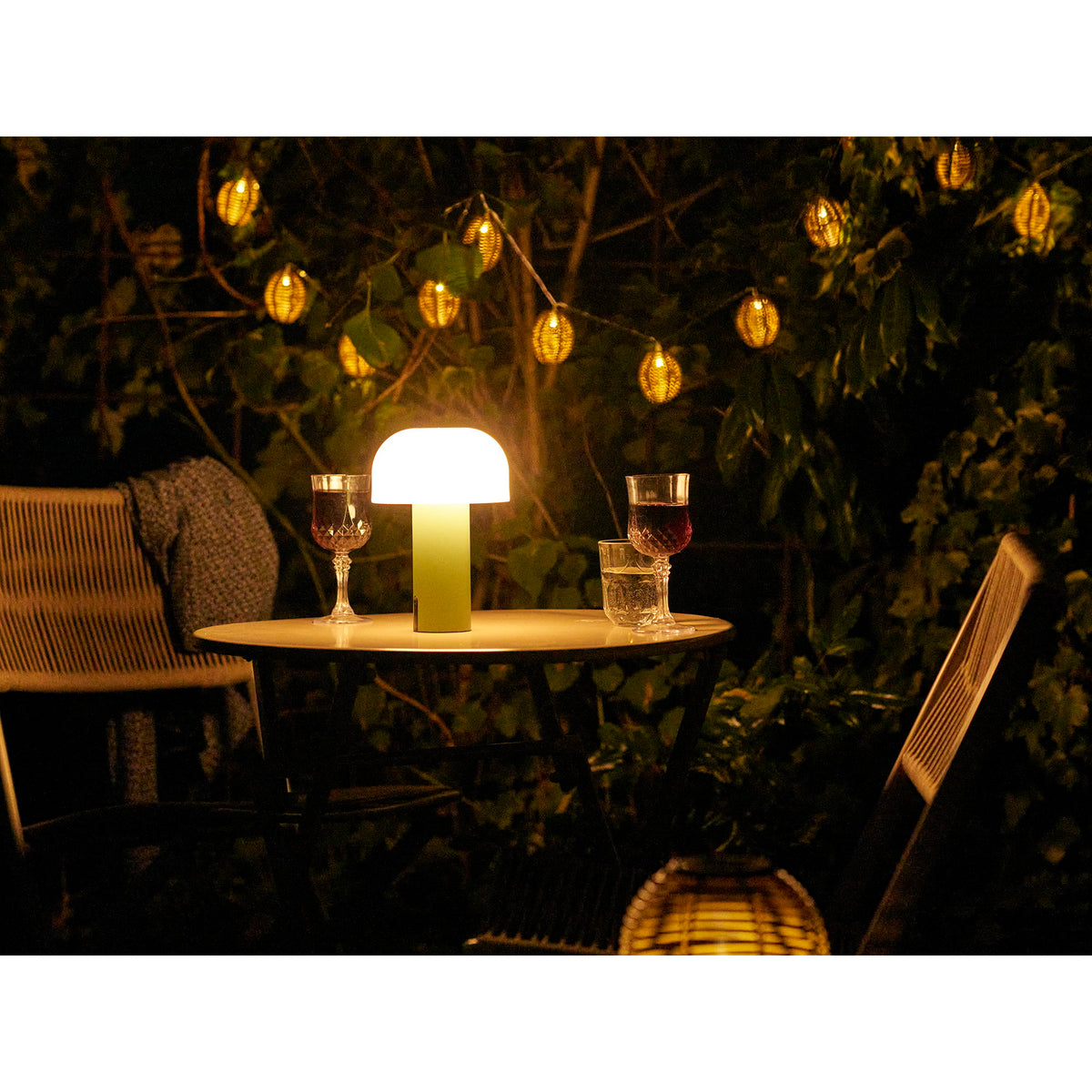 Soham LED-Lampe – wiederaufladbar, weiß/grün