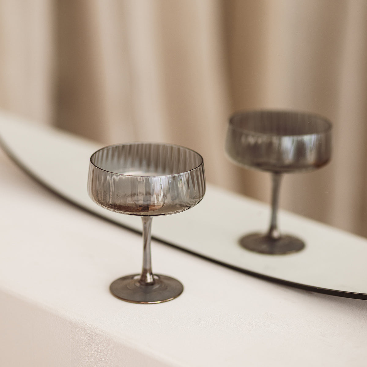 S|P Collection Champagnerglas 23 cl Coupé rauchfarben Ray - 4er-Set – Produktansicht 2