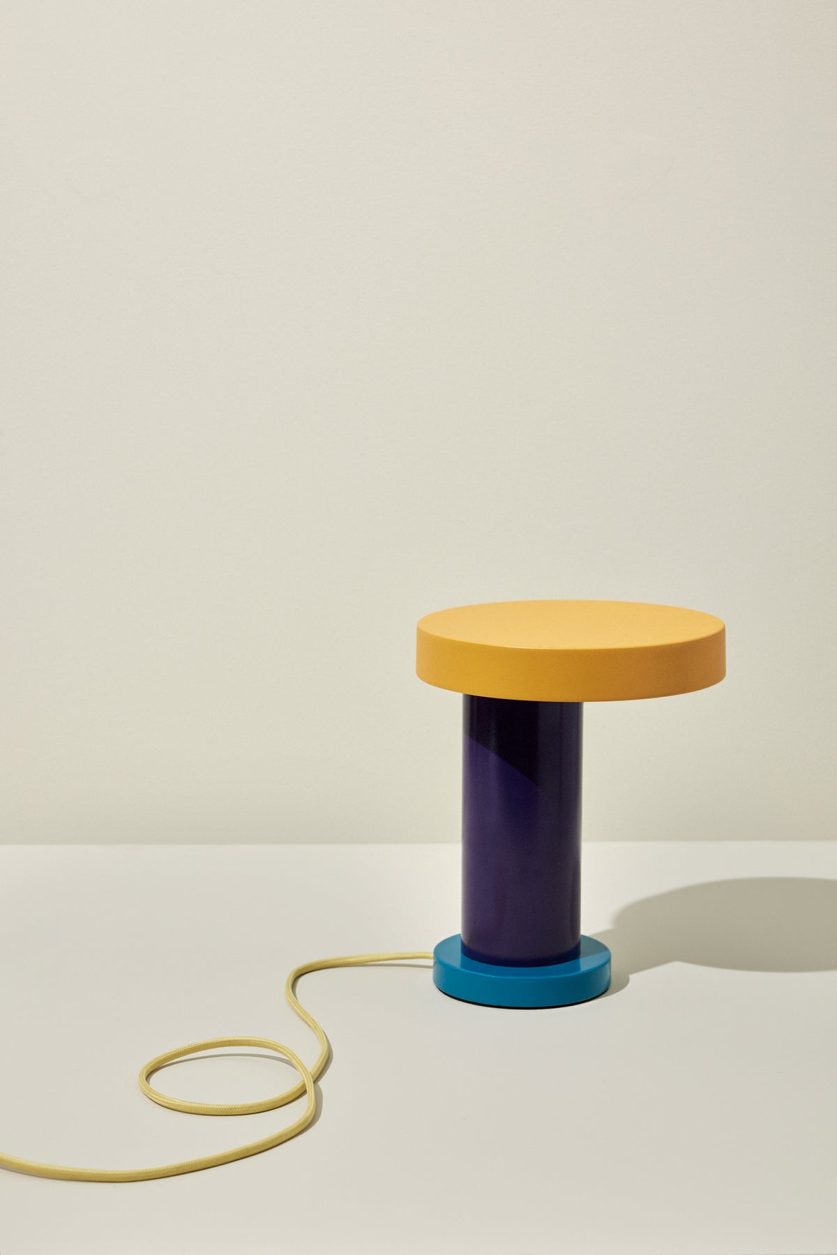 Magische Tischlampe lila/gelb