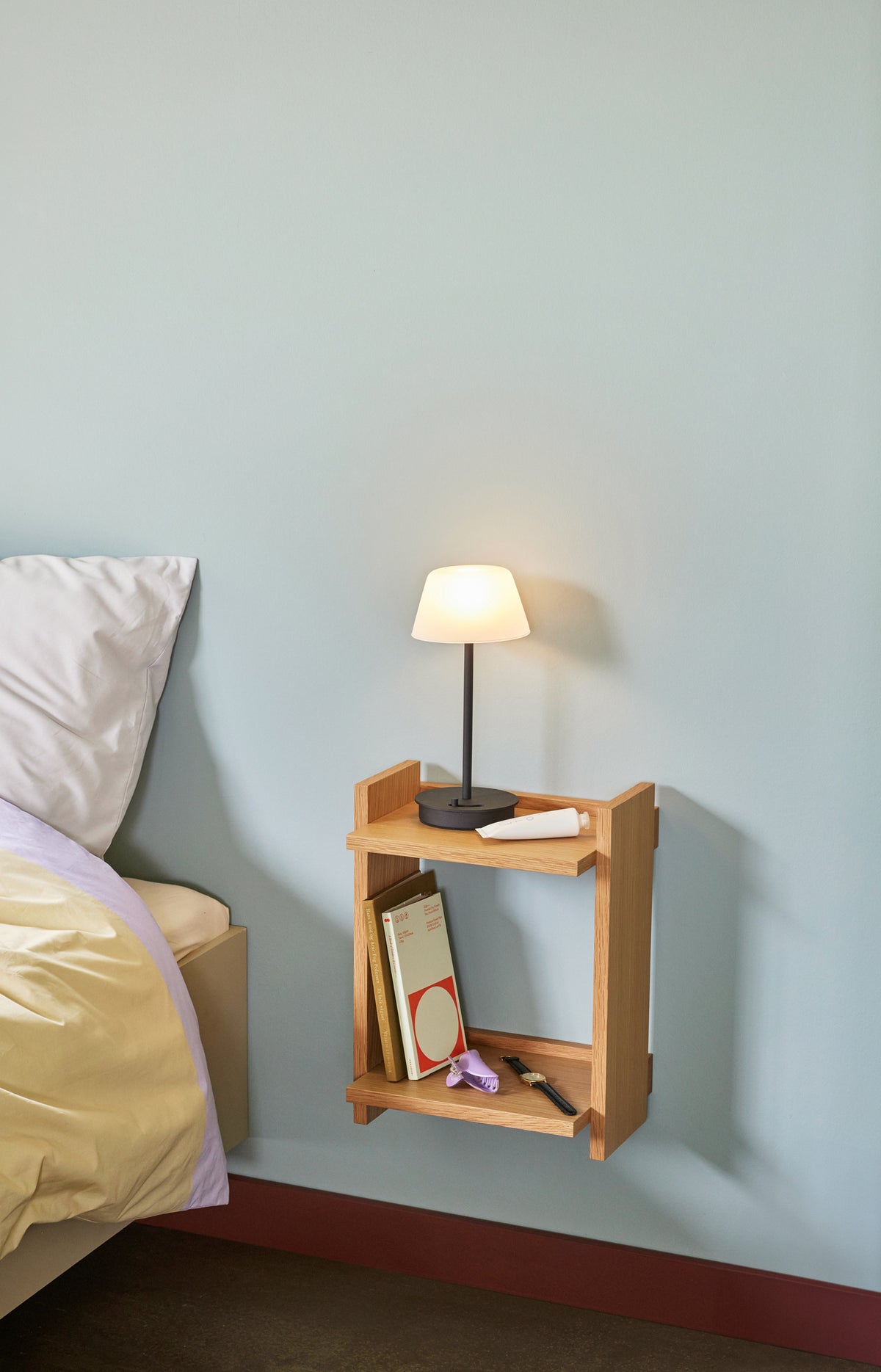 Schwarze tragbare Salonlampe