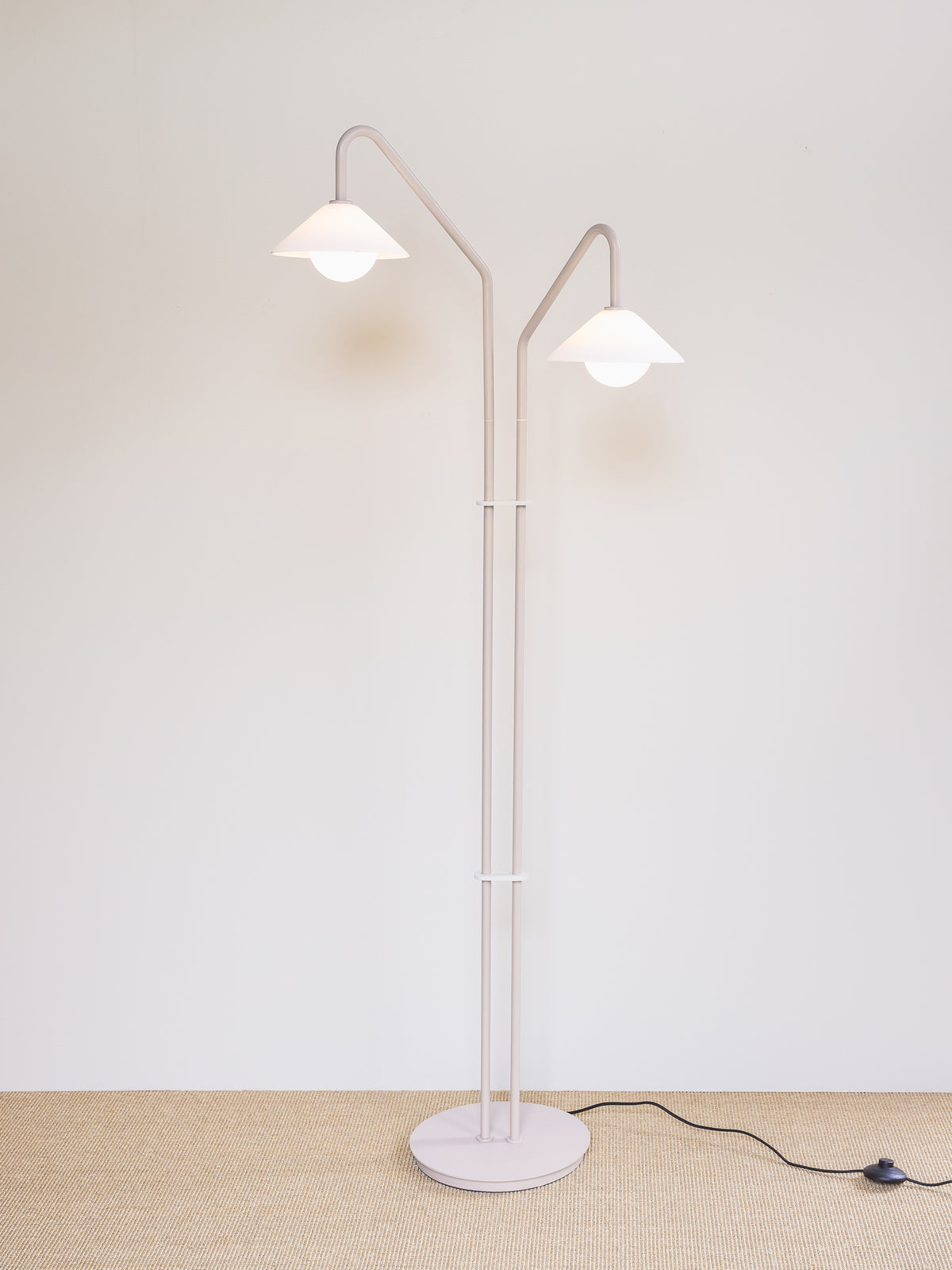 Como Stehleuchte aus Glas und Metall, Beige/Weiß, 165 cm