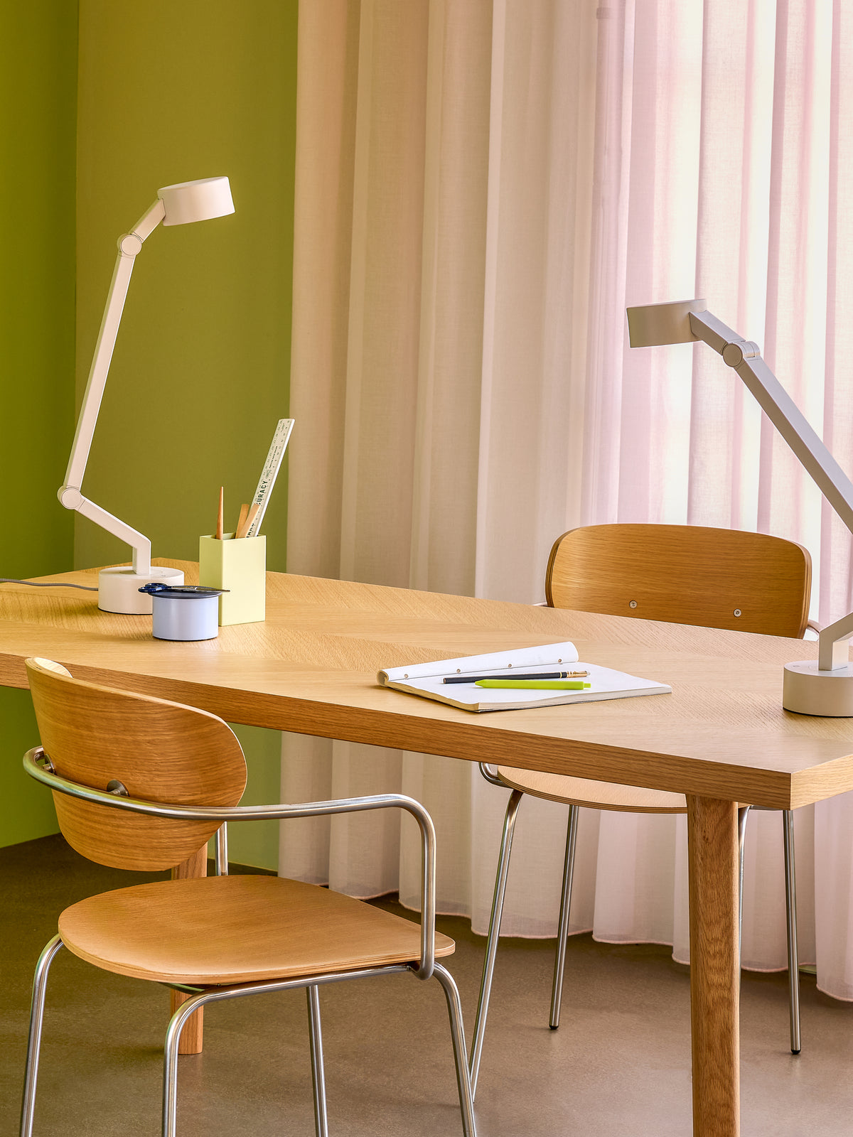 PolsterOase Möbel – Verve LED, Tischlampe aus Metall und Polycarbonat, Hellgrau – Ansicht 7
