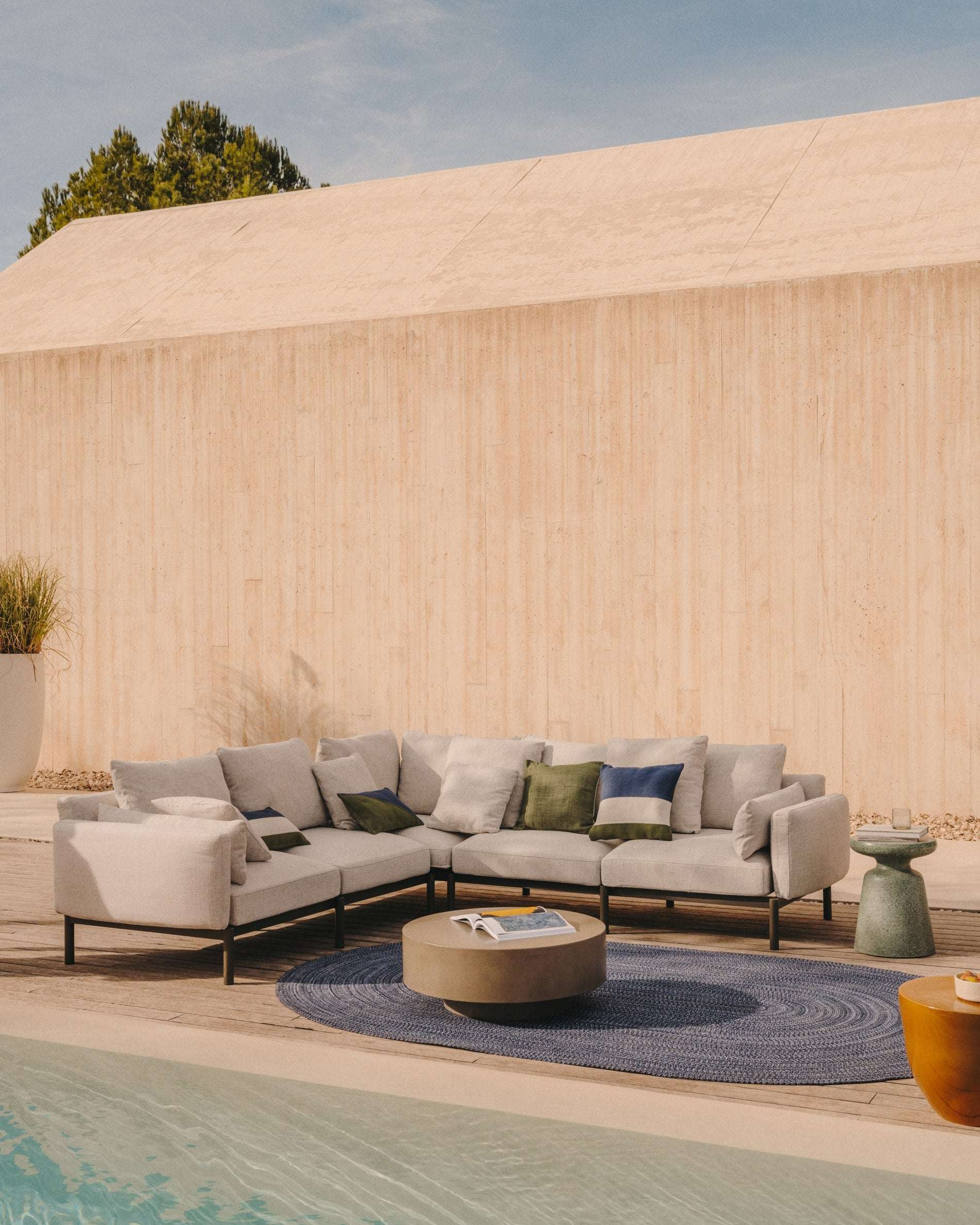 Garbet Couchtisch Ø80 cm – Massiver Zement Designertisch für Indoor & Outdoor