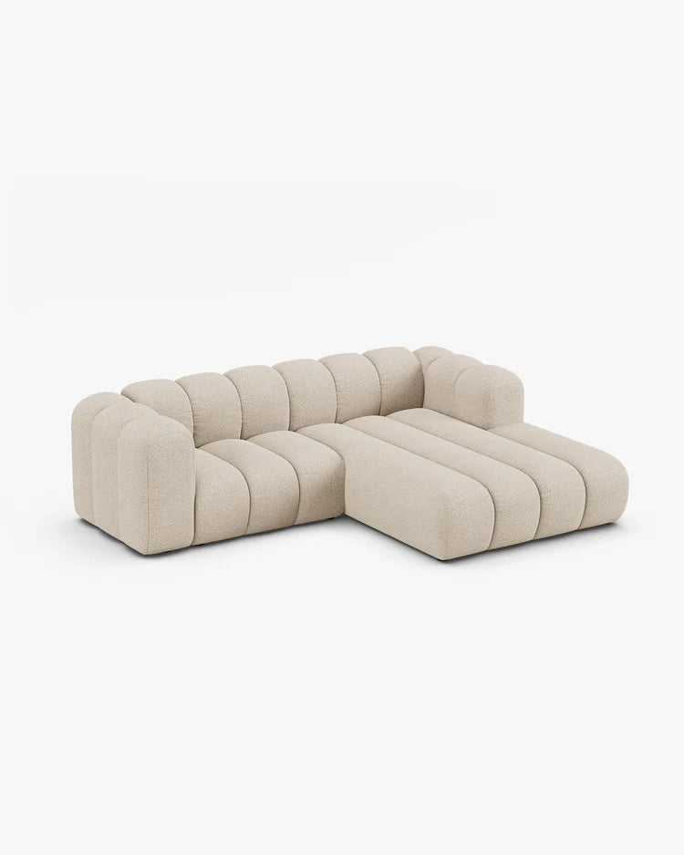 PolsterOase Modulsofa – Grandé Ecksofa 3-Sitzer in Bouclé, 230 cm Breite, Beige, Rechts – Seitenansicht