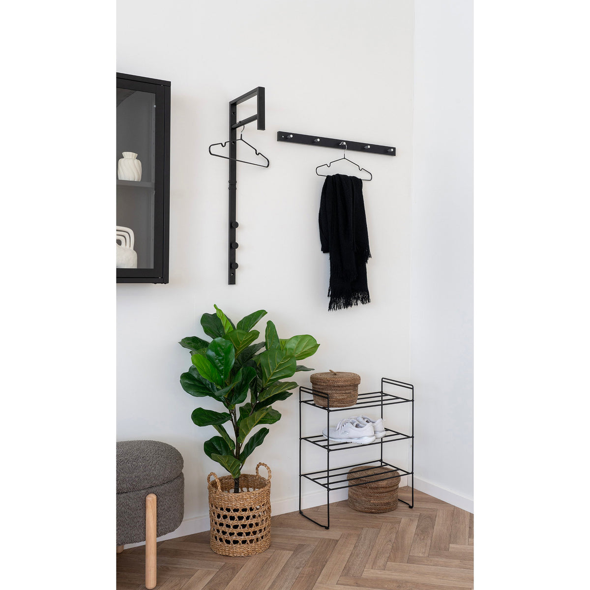 PolsterOase Möbel – Padova Wandgarderobe aus Kiefernholz und Stahl, 5 Haken – Ansicht 3