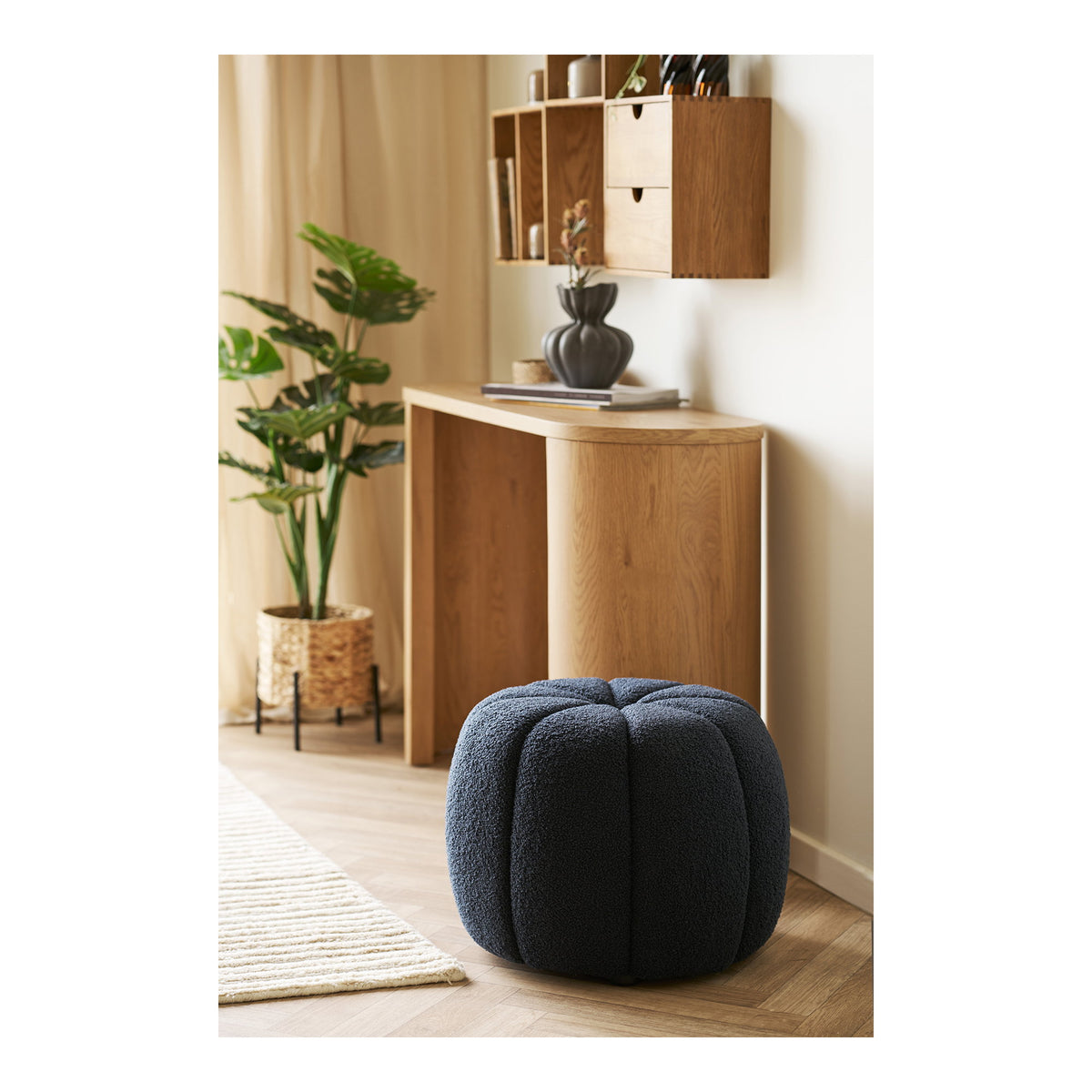 PolsterOase Möbel – Paisley Pouf, Marineblau, Ø 48 × H 38 cm – Ansicht 4
