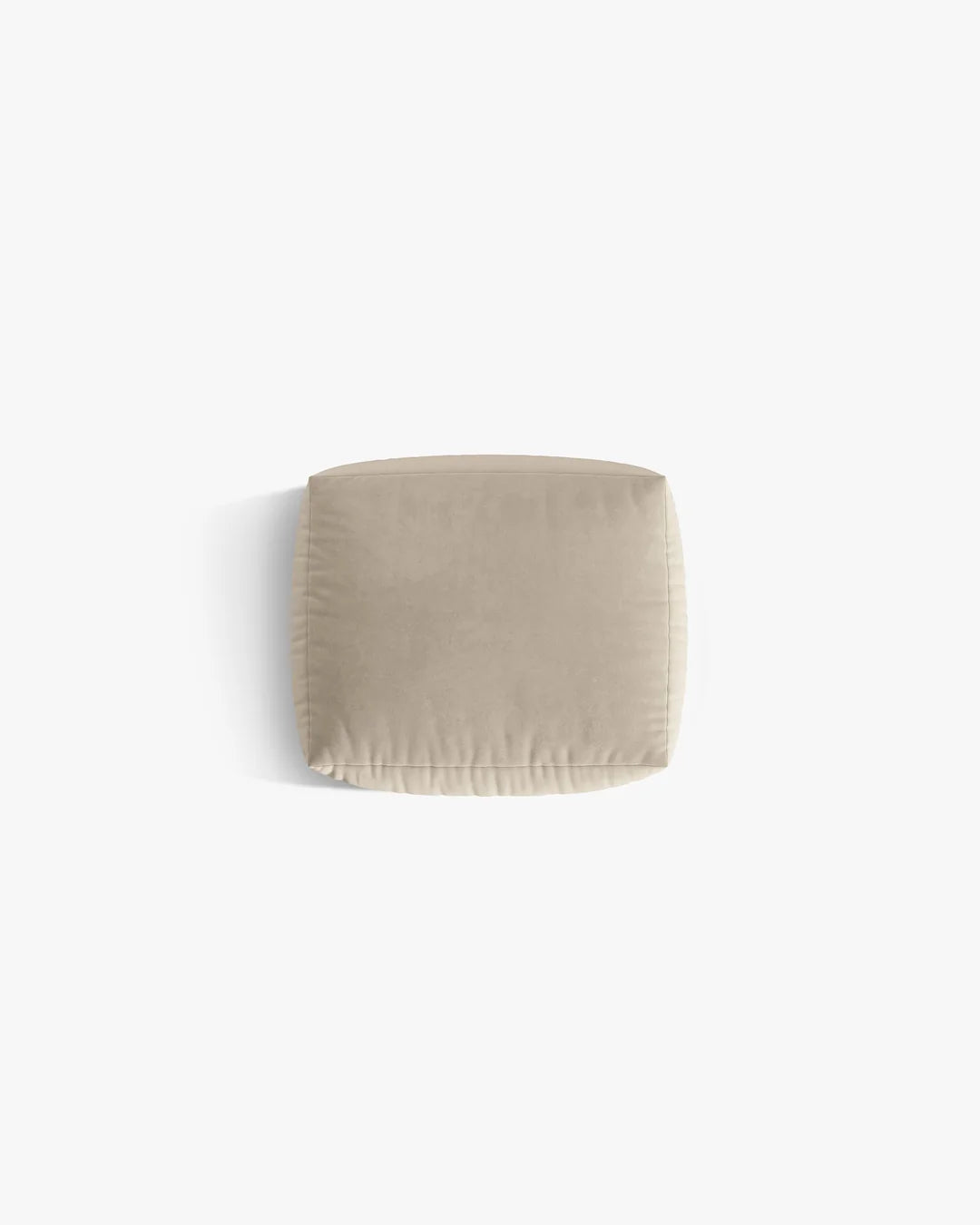 PolsterOase Sofa – BONO Pouf in Samt, 100 x 85 cm, Leichtes beige – Perspektivische Ansicht