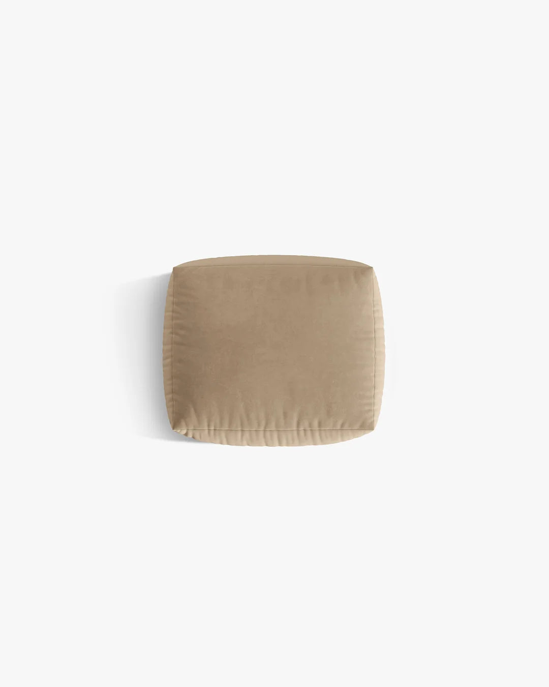 PolsterOase Sofa – BONO Pouf in Samt, 100 x 85 cm, Mandel beige – Perspektivische Ansicht