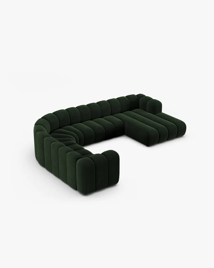 PolsterOase Sofa – Grandé Wohnlandschaft 6-Sitzer in Samt, 370 cm Breite, Flaschengrün, Links – Perspektivische Ansicht