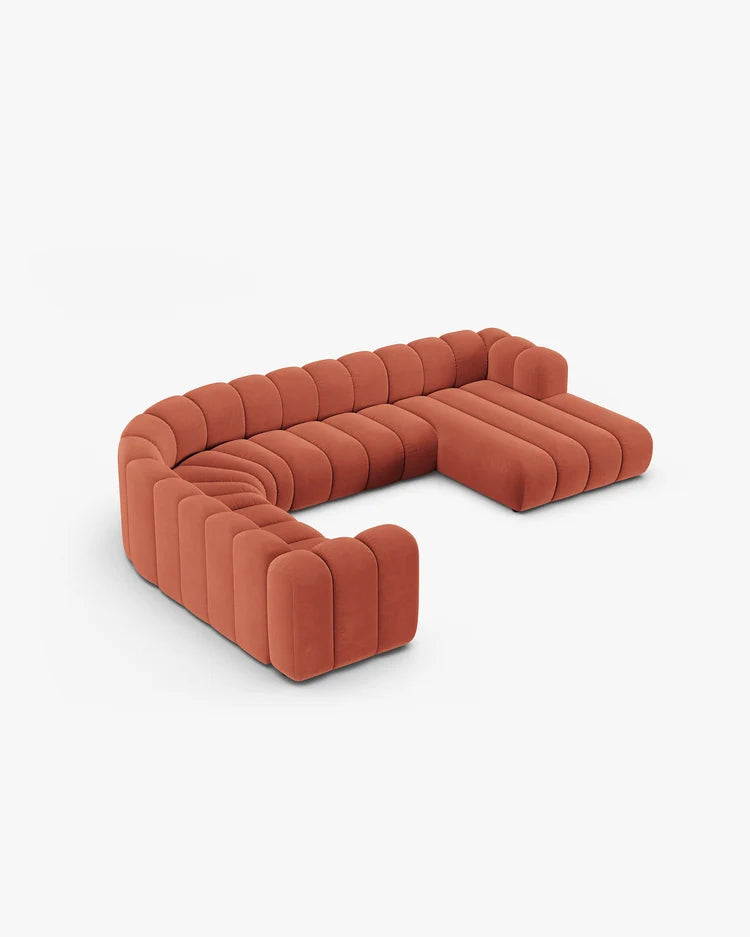 PolsterOase Sofa – Grandé Wohnlandschaft 6-Sitzer in Samt, 370 cm Breite, Koralle, Links – Perspektivische Ansicht
