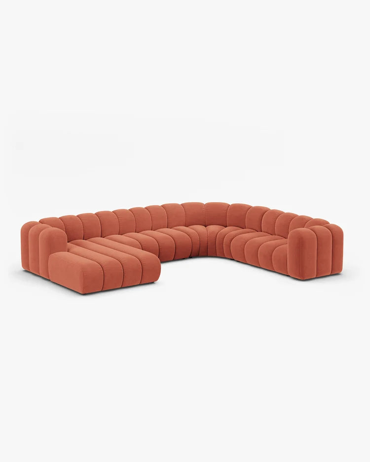 PolsterOase Sofa – Grandé Wohnlandschaft 6-Sitzer in Samt, 370 cm Breite, Koralle, Rechts – Seitenansicht