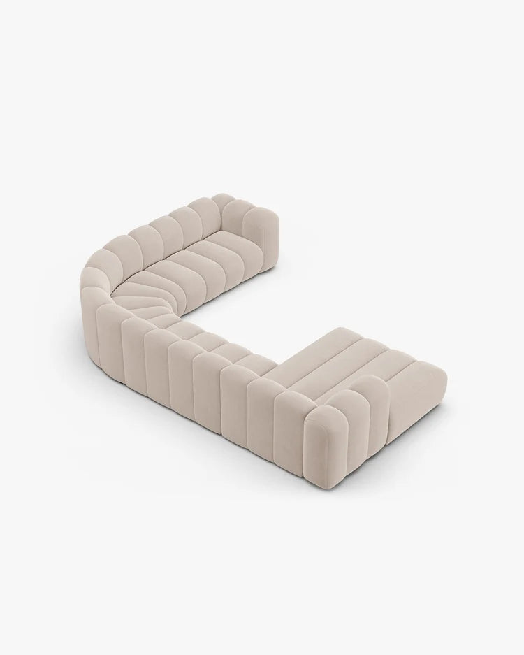 PolsterOase Sofa – Grandé Wohnlandschaft 6-Sitzer in Samt, 370 cm Breite, Leichtes beige, Rechts – Detailansicht