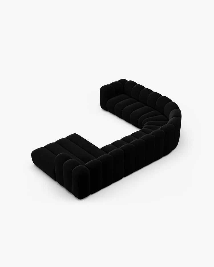 PolsterOase Sofa – Grandé Wohnlandschaft 6-Sitzer in Samt, 370 cm Breite, Schwarz, Links – Detailansicht