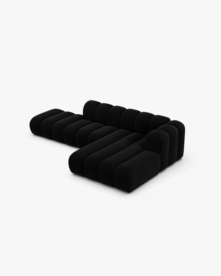 PolsterOase Sofa – Grandé offenes Ecksofa 5-Sitzer in Samt, 299 cm Breite, Schwarz, Rechts – Perspektivische Ansicht