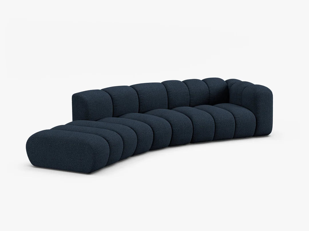 PolsterOase Sofa – Grandé offenes rundes Sofa 5-Sitzer in Bouclé, 335 cm Breite, Königsblau, Links – Seitenansicht