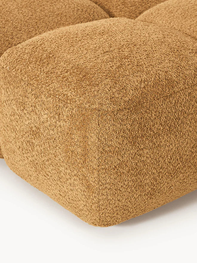 PolsterOase Sofa – Luno Hocker in Bouclé, 90 cm Breite, Gold – Detailansicht