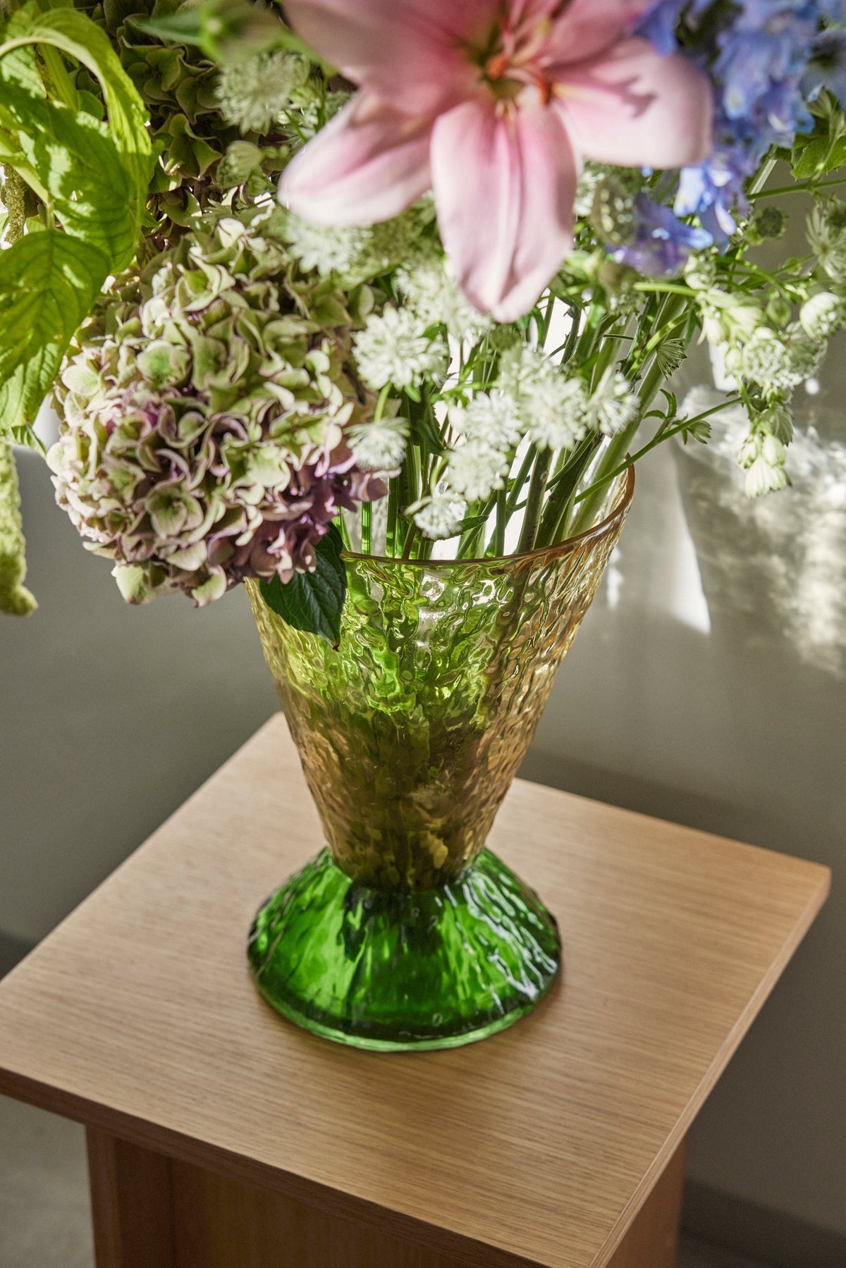 PolsterOase Möbel – Abyss Vase aus mundgeblasenem Glas – Ansicht 5