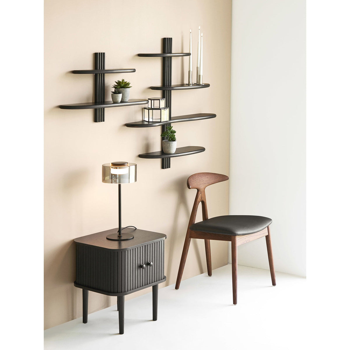 PolsterOase Möbel – Aliano Wandregal aus Eiche, Schwarz, 80 × 88 cm – Ansicht 2