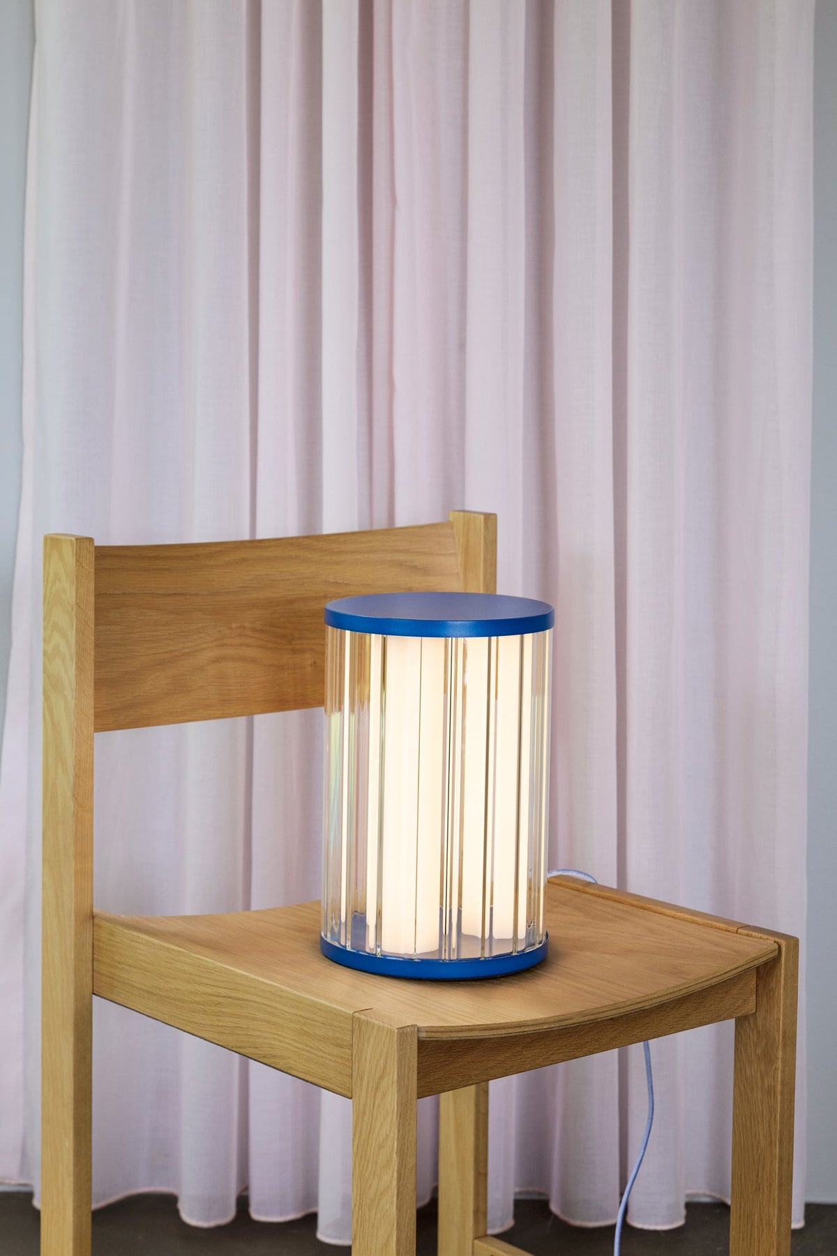 PolsterOase Möbel – Aru Tischlampe aus Glas, Blau – Ansicht 9
