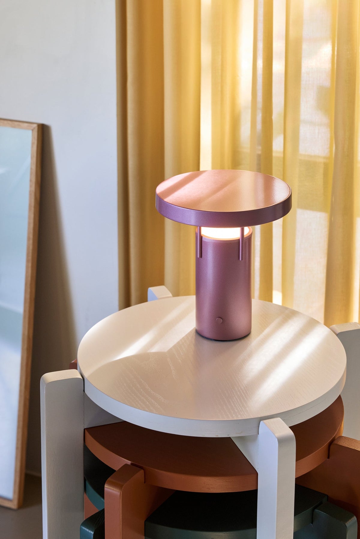 PolsterOase Möbel – BringMe Akku, Tischlampe, mini, Metallicrosa – Ansicht 3