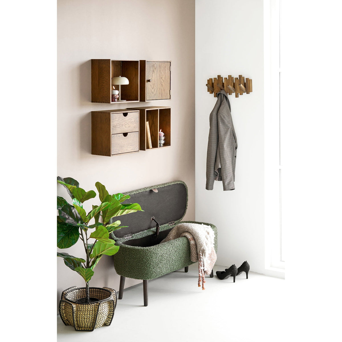 PolsterOase Möbel – Caltra Wandgarderobe aus Eiche, Dunkelbraun, 40 cm – Ansicht 2