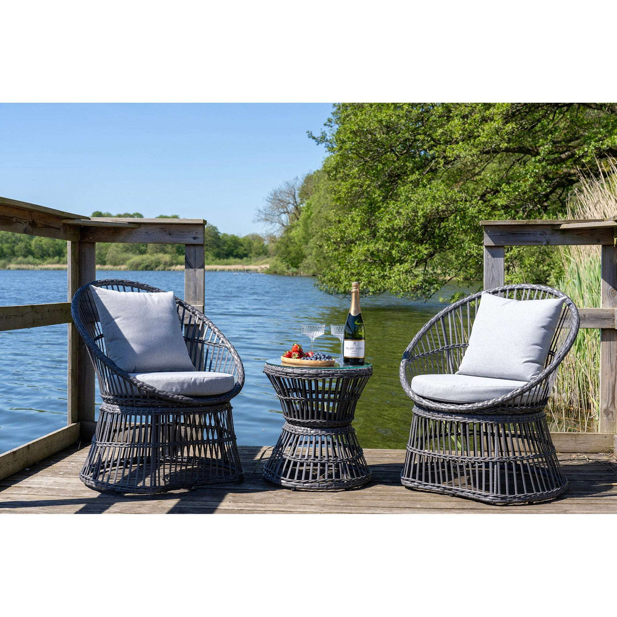 PolsterOase Möbel – Natal Loungeset aus Rattan und Stahl mit Kissen, Grau – Ansicht 2