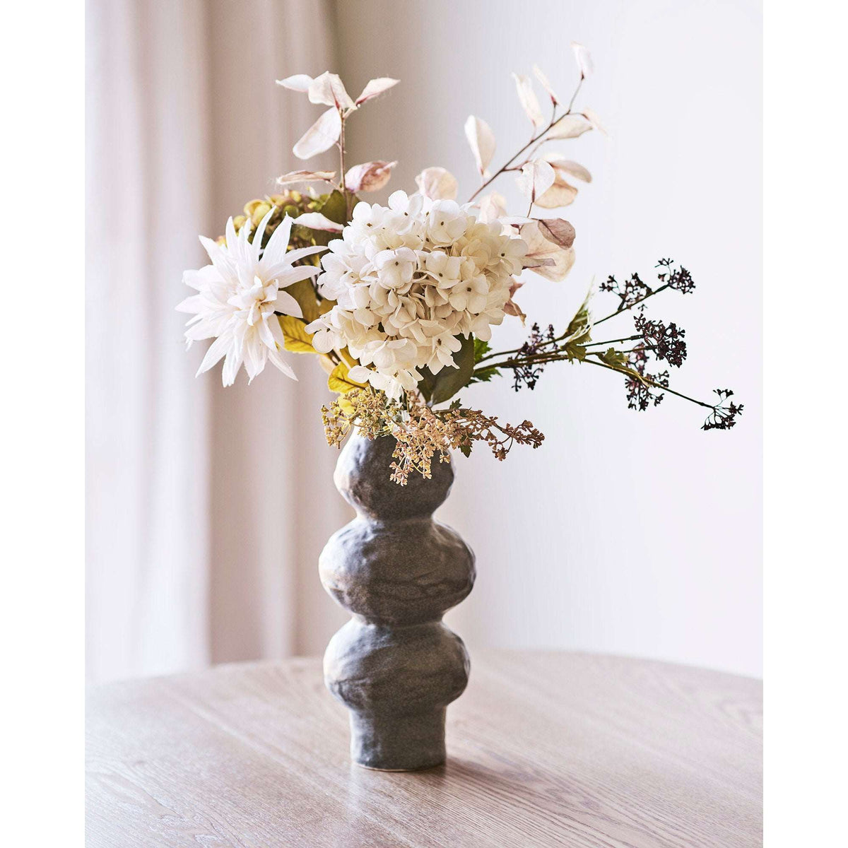 PolsterOase Möbel – Keramikvase, Dunkelgrau, Ø 14, 5 × H 33, 5 cm – Ansicht 2